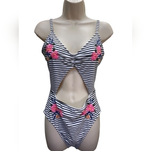 Hollister one pice Swimsuit - Picture 1 of 8